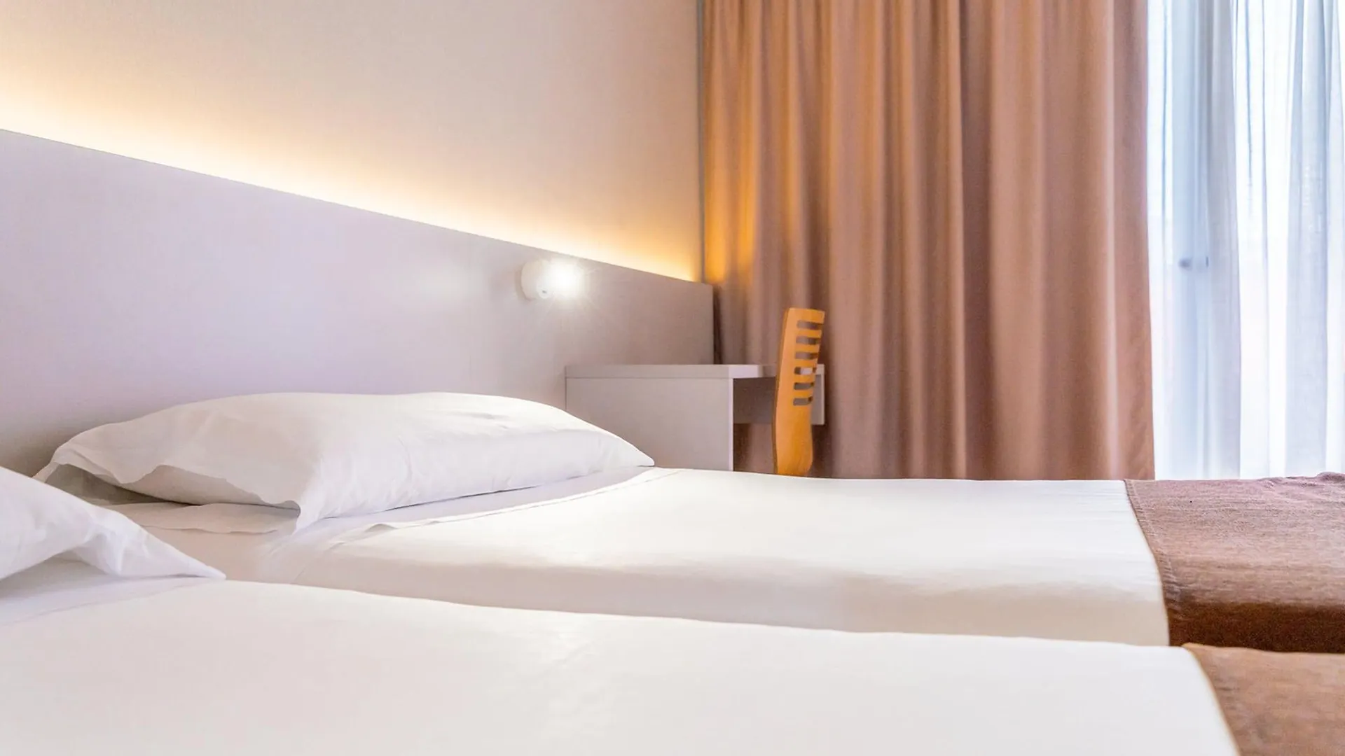 ****  Paradise Park Fun Lifestyle Hotel Los Cristianos  Hiszpania