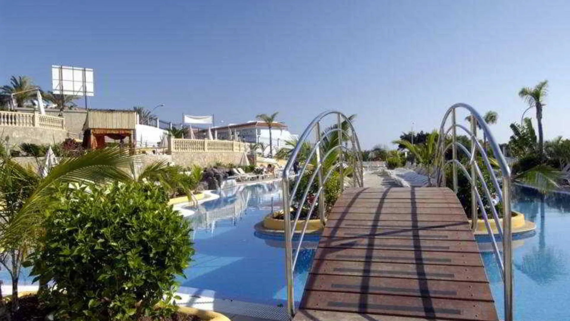 Paradise Park Fun Lifestyle Hotel 로스크리스티아노스 4*,