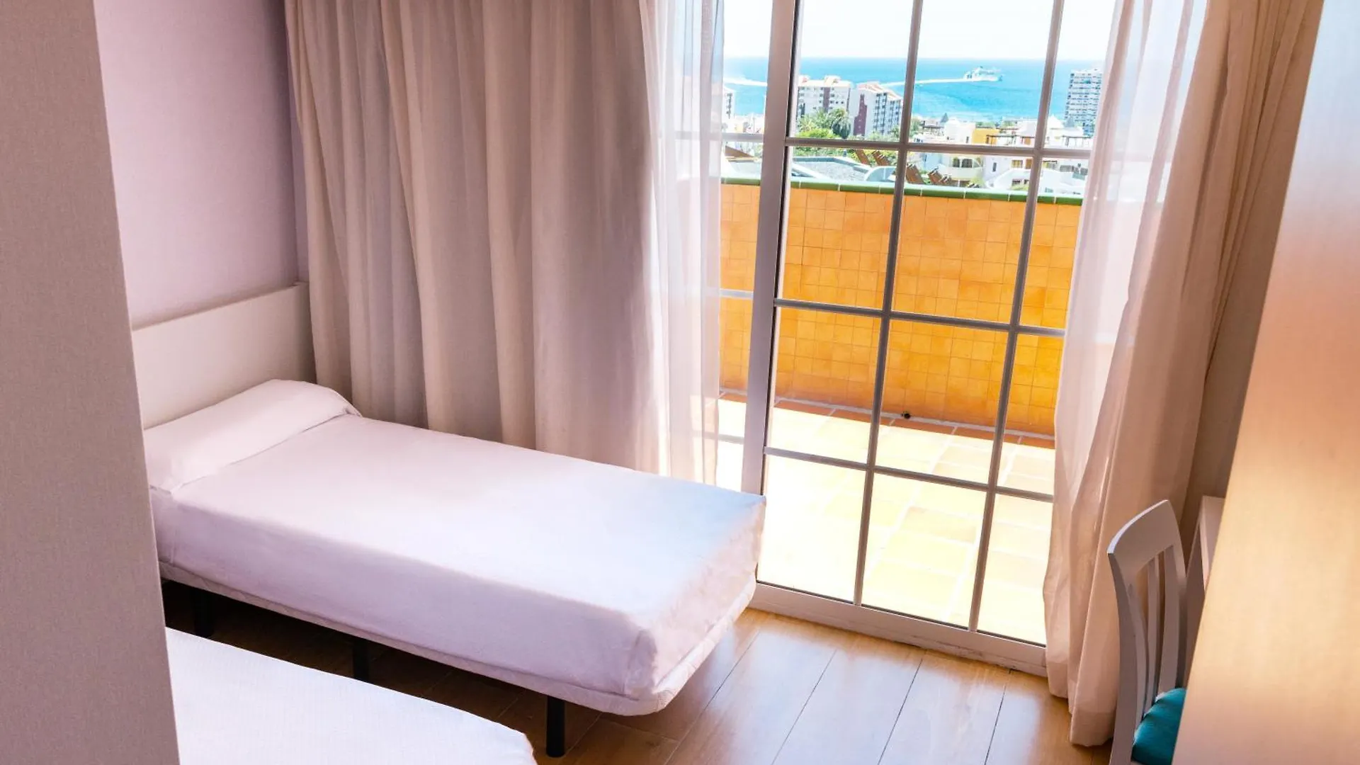 Paradise Park Fun Lifestyle Hotel Los Cristianos  4*, Los Cristianos (Tenerife) Spain